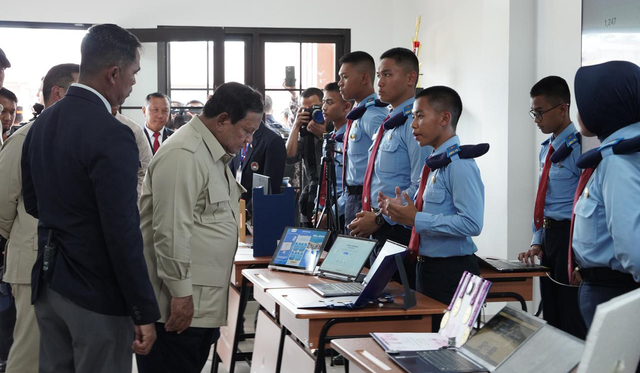 Prabowo resmikan SMA Tarnus Kampung Malang.