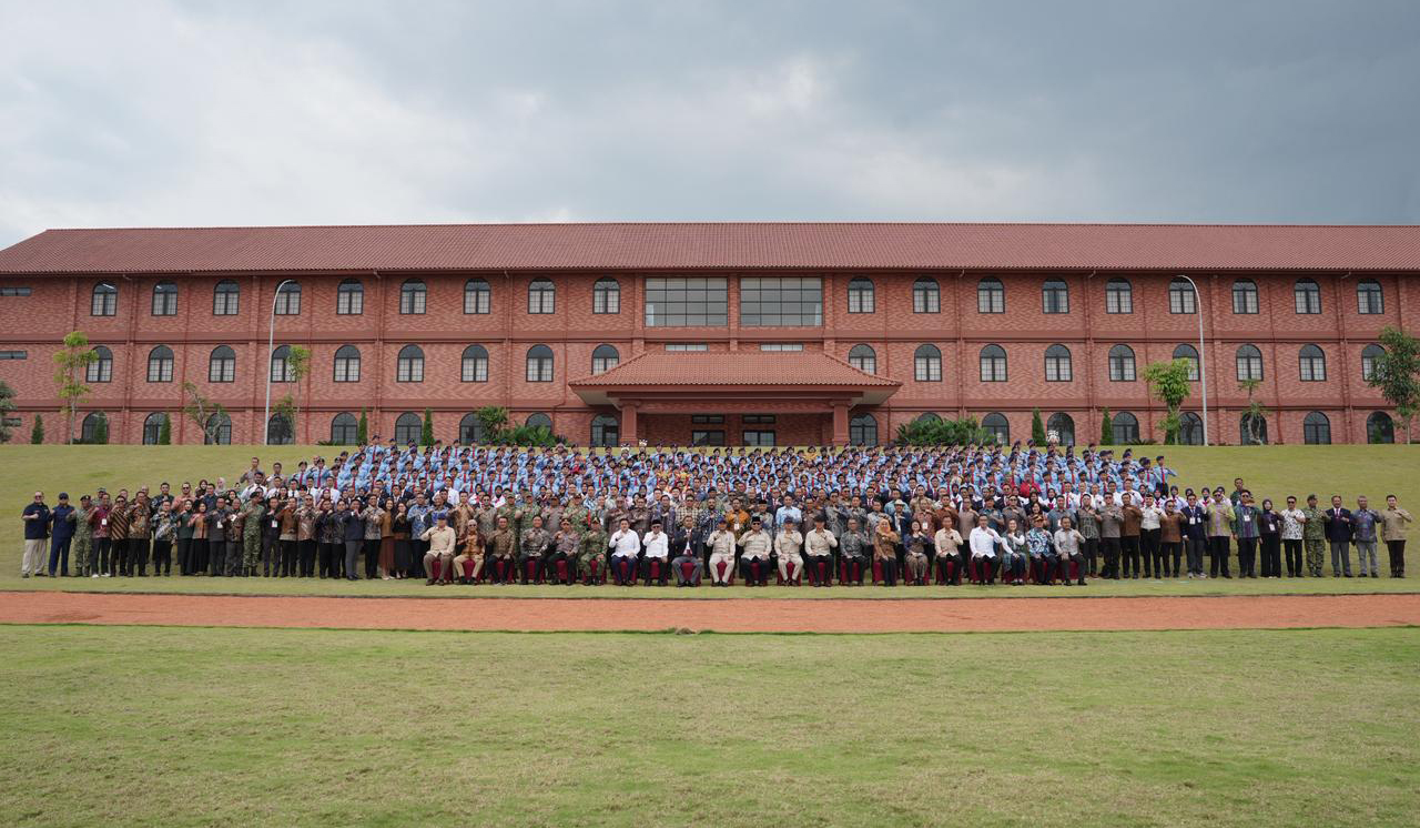 Prabowo resmikan SMA Tarnus Kampung Malang.