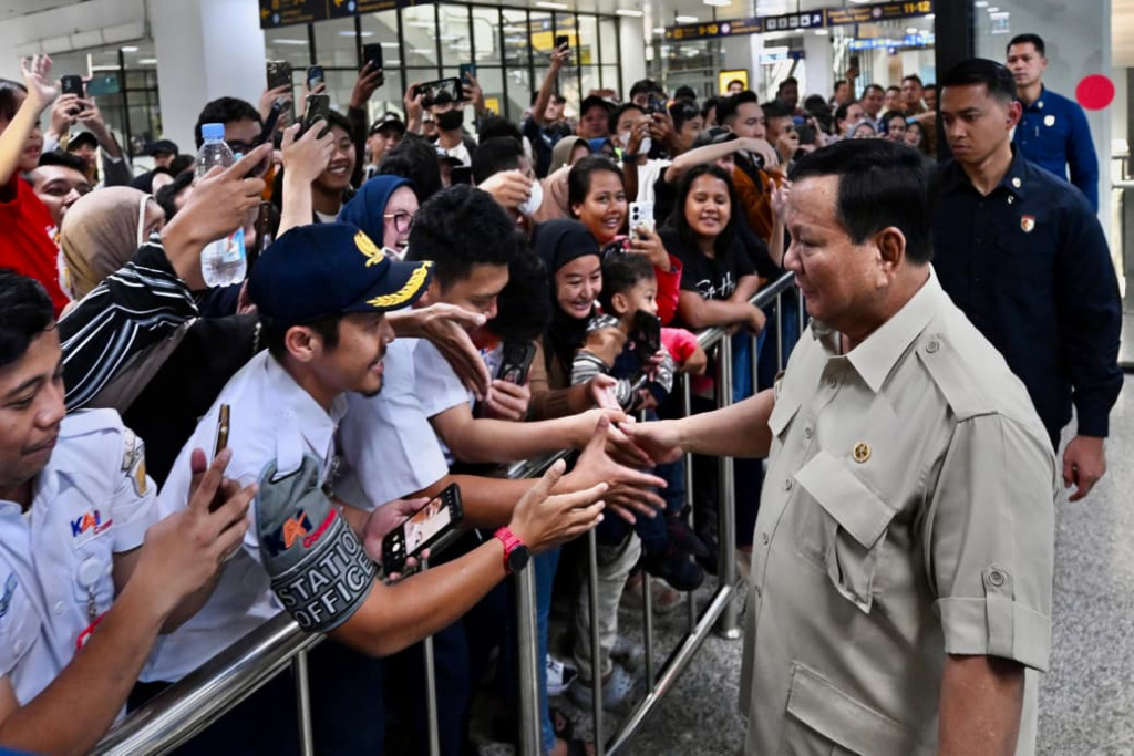 Presiden Prabowo Subianto meresmikan Stasiun Tanah Abang Baru(Ashar/Foto: BiroSetpres/SinPo.id)