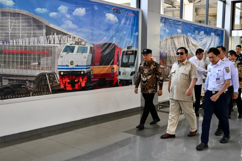 Presiden Prabowo Subianto meresmikan Stasiun Tanah Abang Baru(Ashar/Foto: BiroSetpres/SinPo.id)