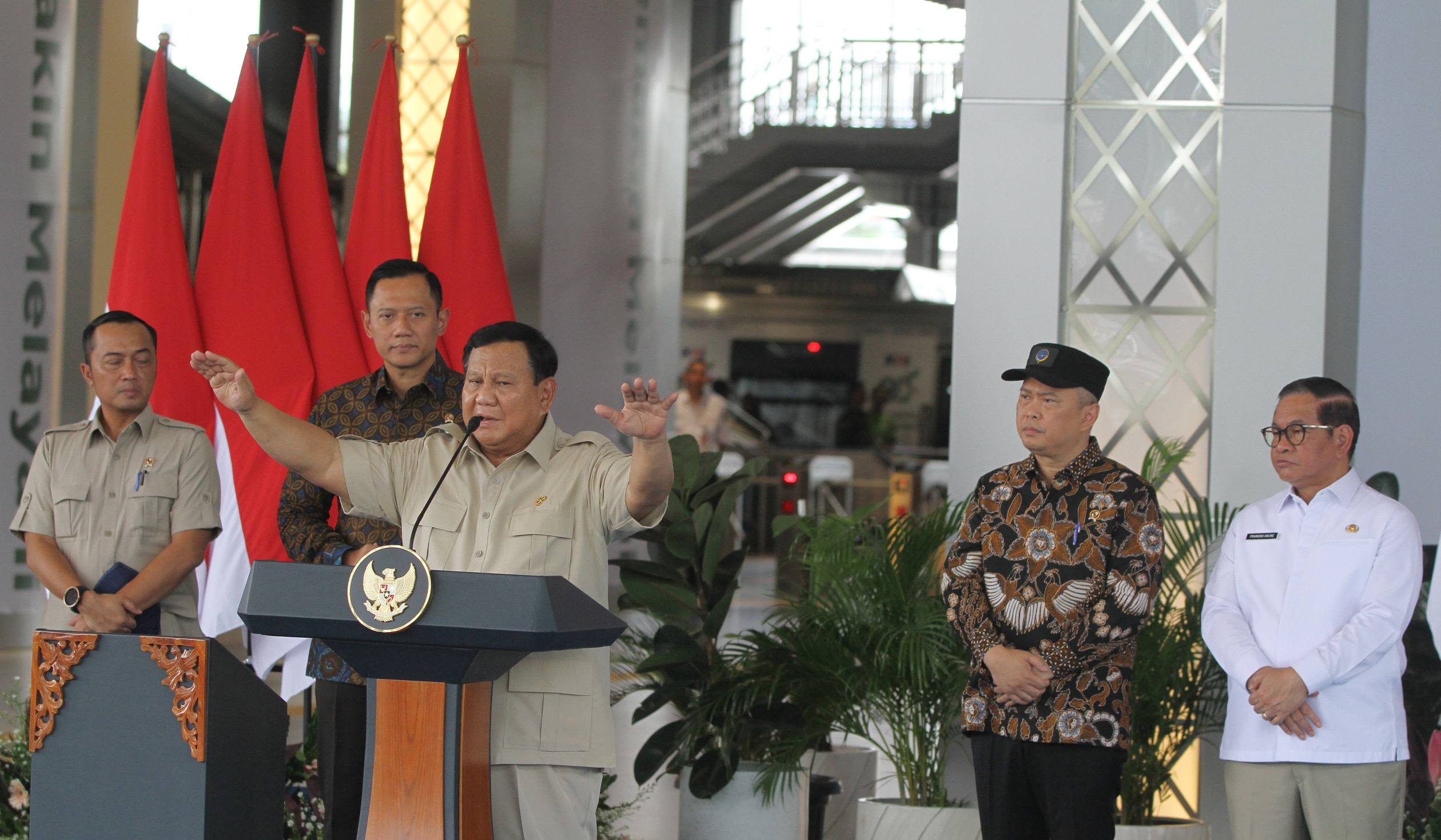 Prabowo resmikan Stasiun Tanah Abang. (Agus Priatna/SinPo.id)