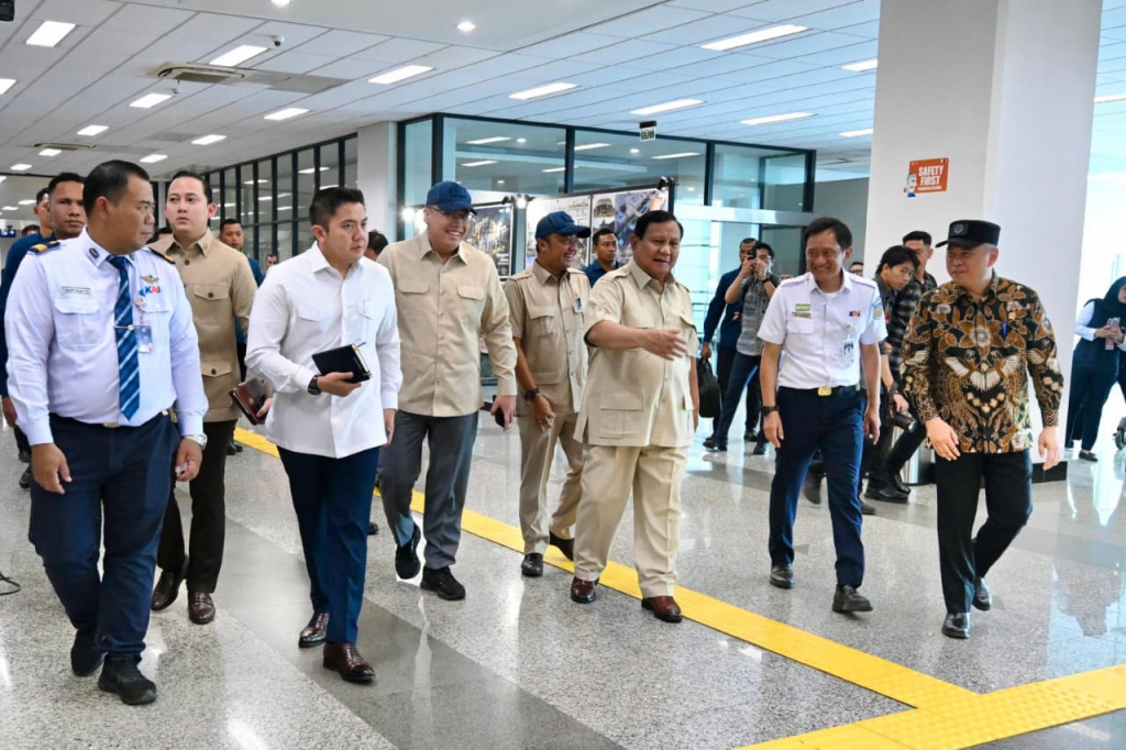 Presiden Prabowo Subianto meresmikan Stasiun Tanah Abang Baru(Ashar/Foto: BiroSetpres/SinPo.id)