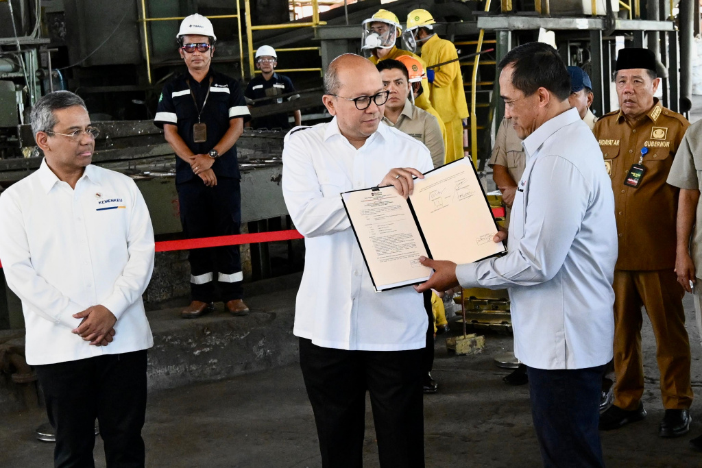 Presiden Prabowo Subianto saksikan penyerahan barang rampasan aset dari tambang ilegal kepada PT Timah (Ashar/Foto: BiroSetpres/SinPo.id)