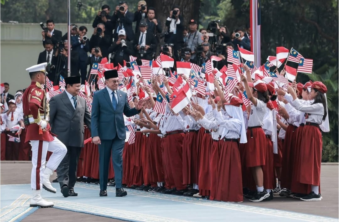 Presiden Prabowo Subianto sambut hangat kunjungan PM Malaysia Dato' Seri Anwar Ibrahim dengan pasukan jajar kehormatan di Istana Merdeka (Ashar/Foto:Biro-Setpres/SinPo.id)