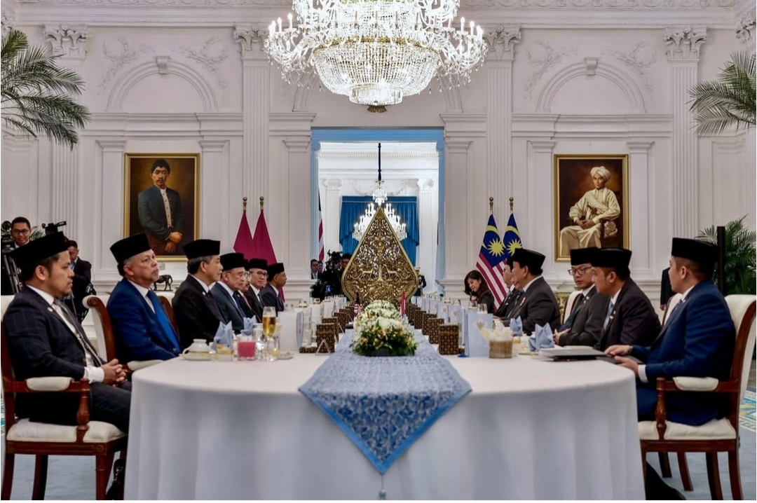 Presiden Prabowo Subianto sambut hangat kunjungan PM Malaysia Dato' Seri Anwar Ibrahim dengan pasukan jajar kehormatan di Istana Merdeka (Ashar/Foto:Biro-Setpres/SinPo.id)