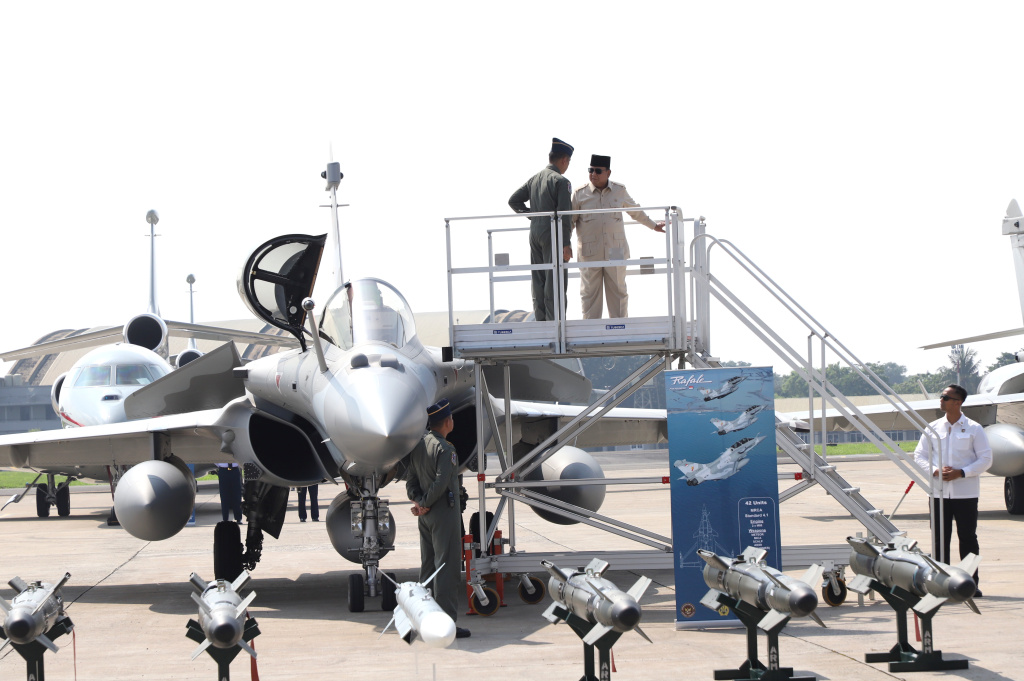 Presiden Prabowo Subianto menyerahkan Jet Tempur Rafale, Falcon 8, Radar dan Rudal buatan Prancis di Lanud Halim Perdanakusuma (Ashar/SinPo.id)