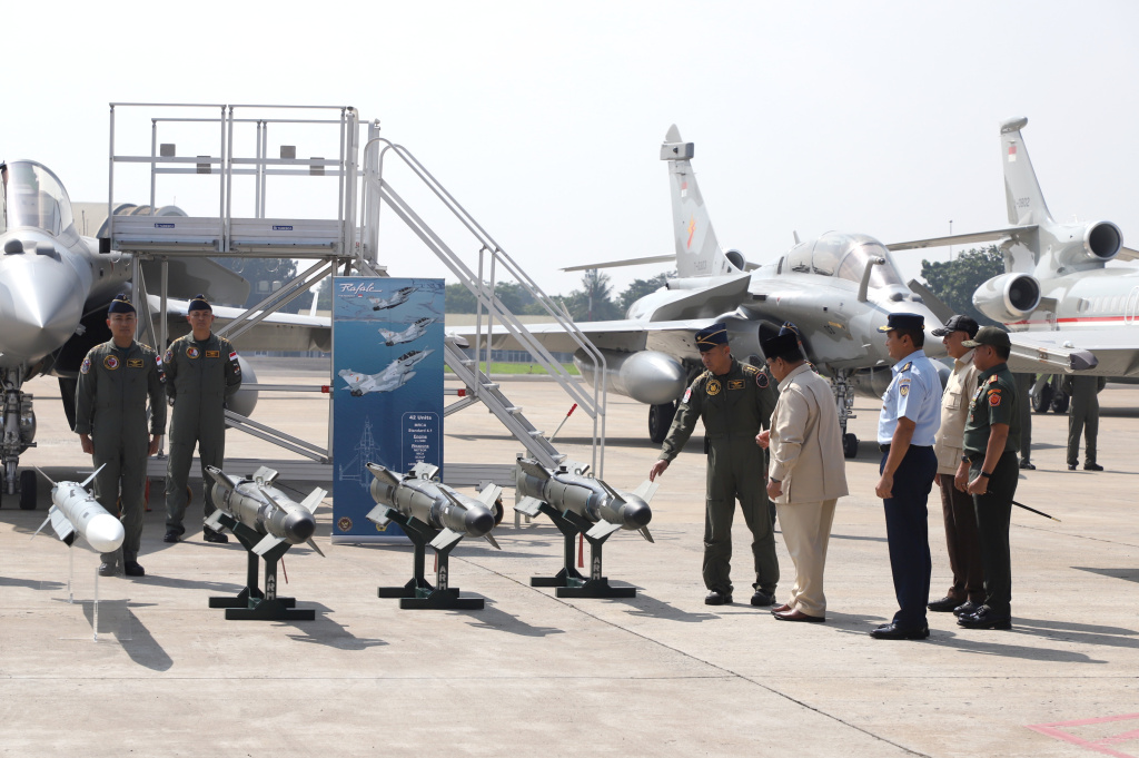 Presiden Prabowo Subianto menyerahkan Jet Tempur Rafale, Falcon 8, Radar dan Rudal buatan Prancis di Lanud Halim Perdanakusuma (Ashar/SinPo.id)