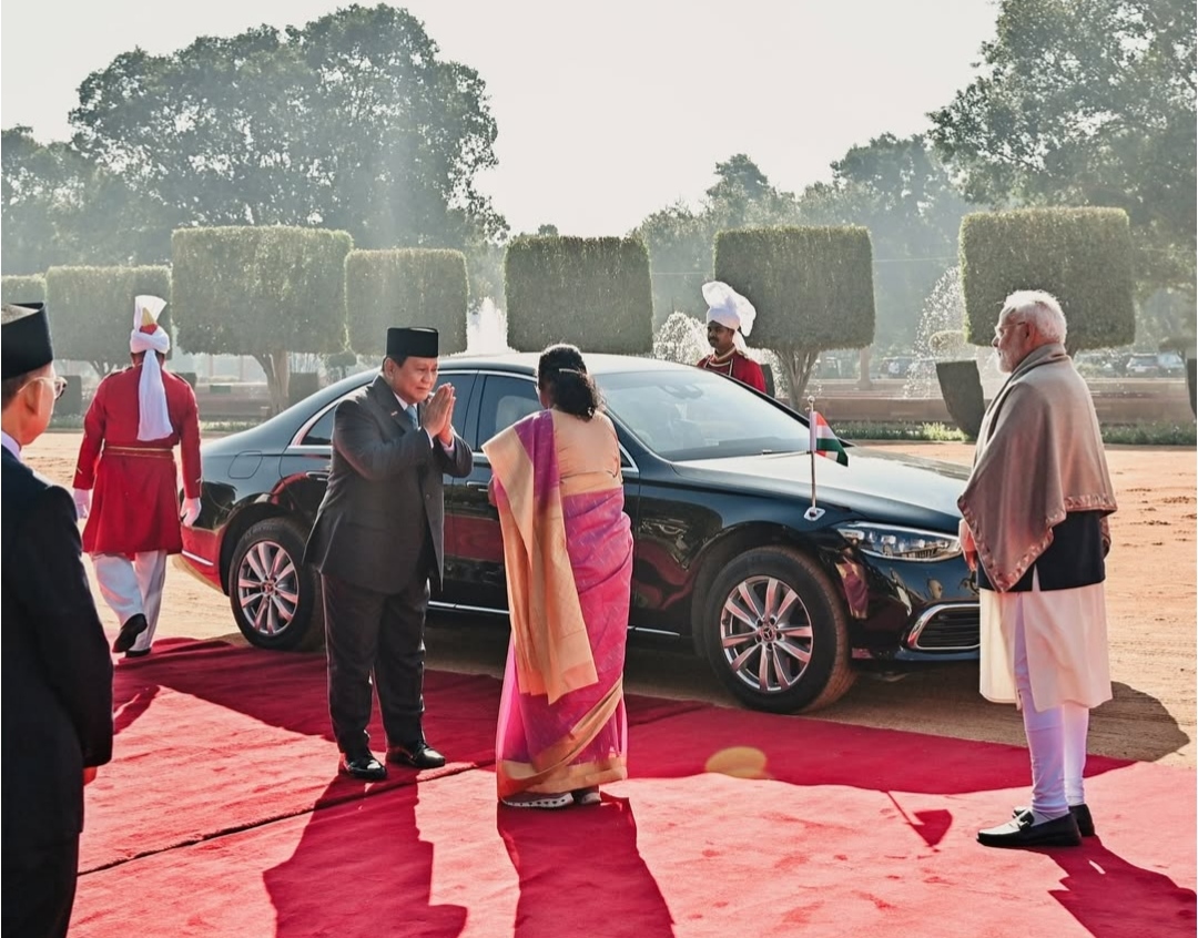 Presiden RI Prabowo Subianto melakukan kunjungan kenegaraan dalam memperingati Hari Republik ke-76 India di Istana Kepresidenan Rashtrapati Bhavan New Delhi (Ashar/Foto:Tim Media Presiden/SinPo.id)