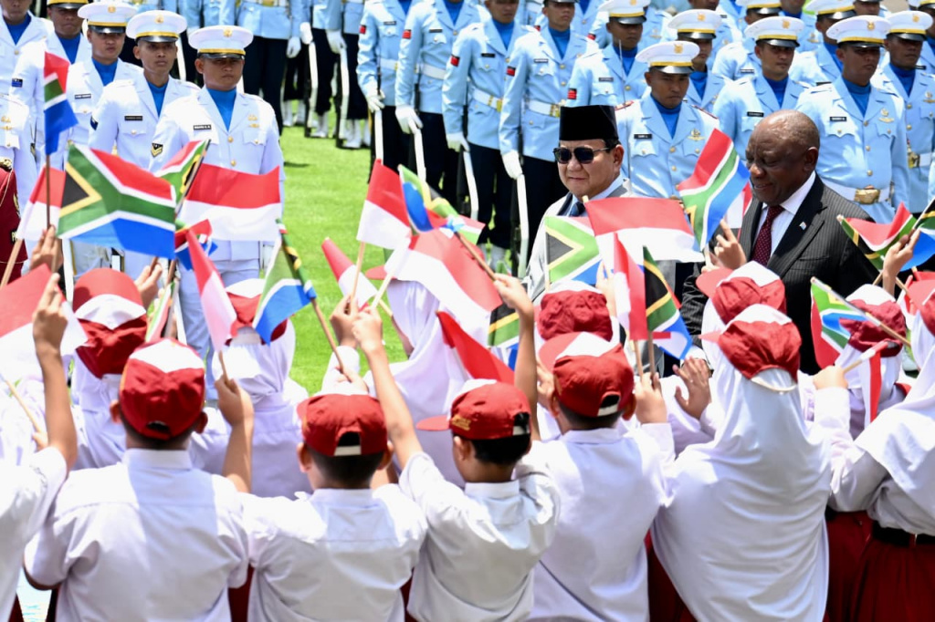 Presiden Prabowo menerima kunjungan kenegaraan Presiden Afrika Selatan Cyril Ramaphosa membahas kerja sama ekonomi dan keamanan (Ashar/Foto: BiroSetpres/SinPo.id)
