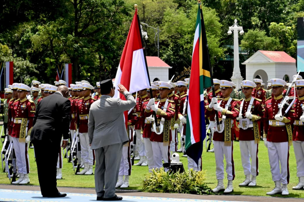 Presiden Prabowo menerima kunjungan kenegaraan Presiden Afrika Selatan Cyril Ramaphosa membahas kerja sama ekonomi dan keamanan (Ashar/Foto: BiroSetpres/SinPo.id)