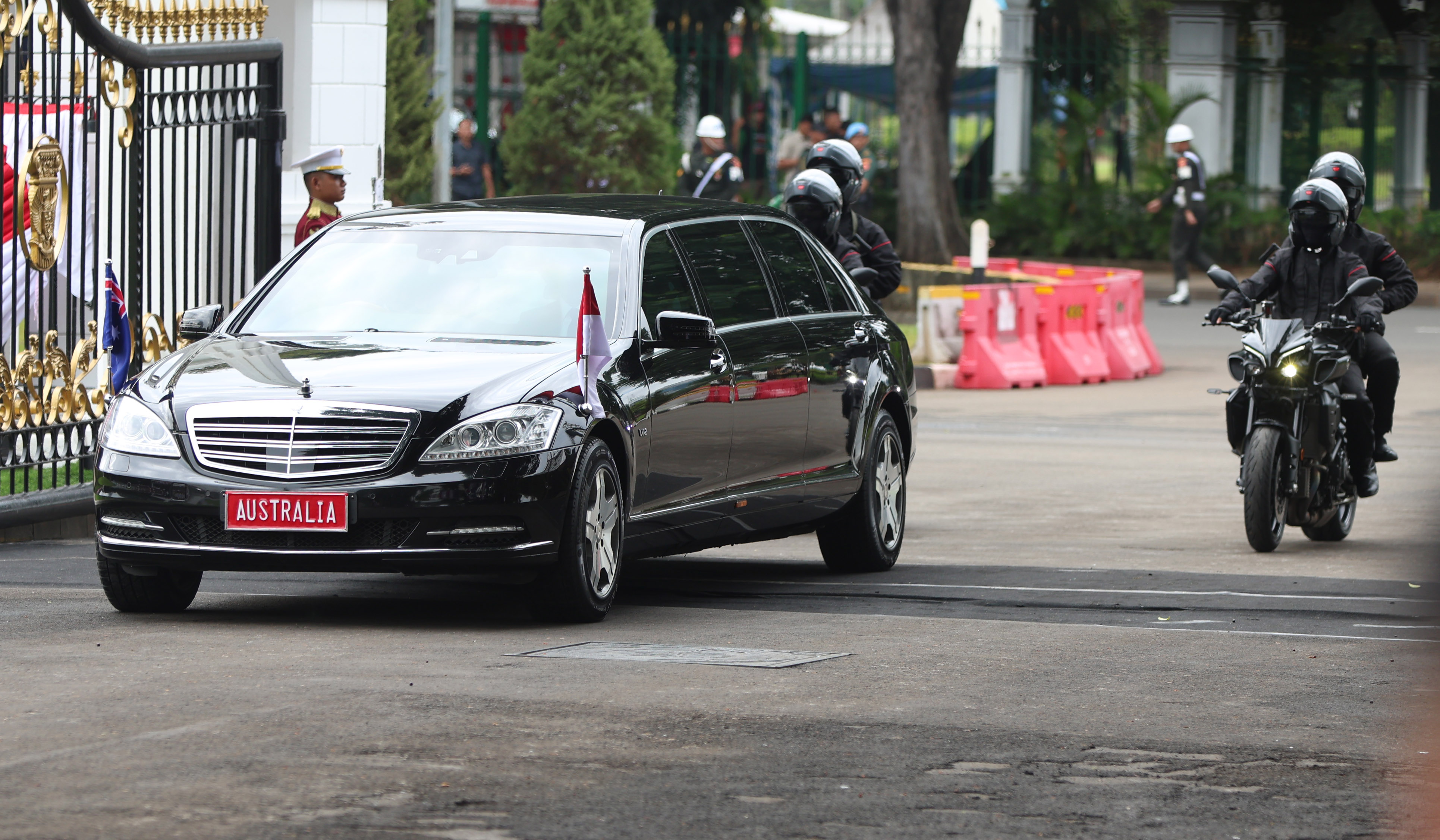Prabowo saat menerima kunjungan kenegaraan PM Australia. (Agus Priatna/SinPo.id)