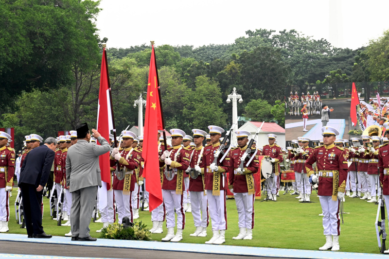 Presiden Prabowo menerima kunjungan kenegaraan PM China Li Qiang di Istana Merdeka (Ashar/Foto:Cahyo-Biropers/SinPo.id)
