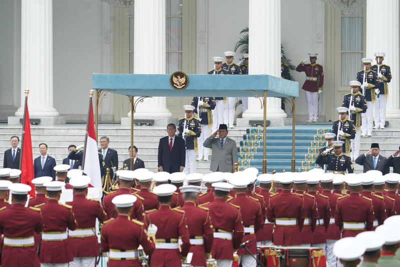 Presiden Prabowo menerima kunjungan kenegaraan PM China Li Qiang di Istana Merdeka (Ashar/Foto:Cahyo-Biropers/SinPo.id)