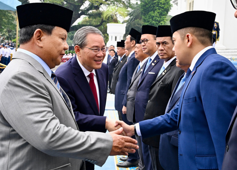 Presiden Prabowo menerima kunjungan kenegaraan PM China Li Qiang di Istana Merdeka (Ashar/Foto:Cahyo-Biropers/SinPo.id)
