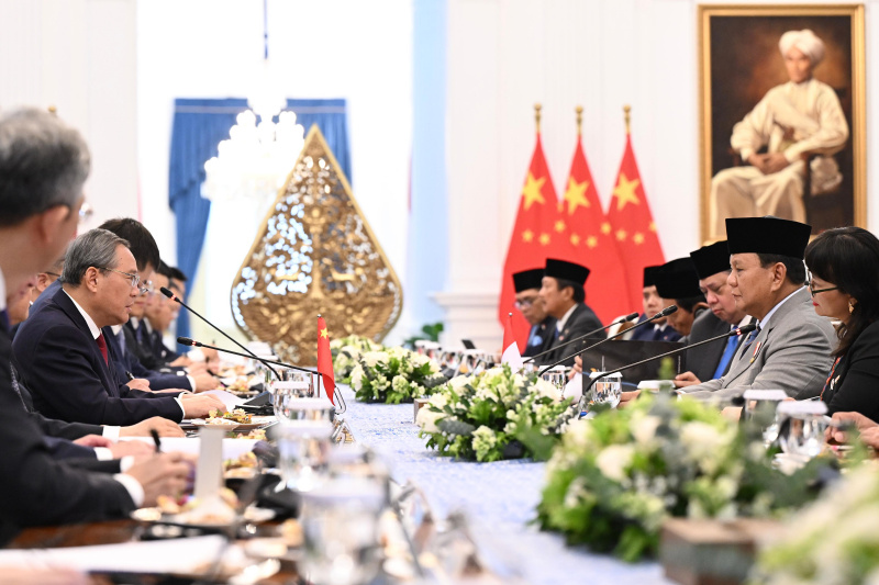 Presiden Prabowo menerima kunjungan kenegaraan PM China Li Qiang di Istana Merdeka (Ashar/Foto:Cahyo-Biropers/SinPo.id)