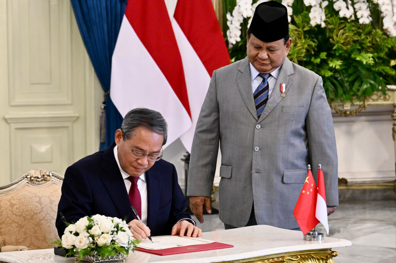 Presiden Prabowo menerima kunjungan kenegaraan PM China Li Qiang di Istana Merdeka (Ashar/Foto:Cahyo-Biropers/SinPo.id)