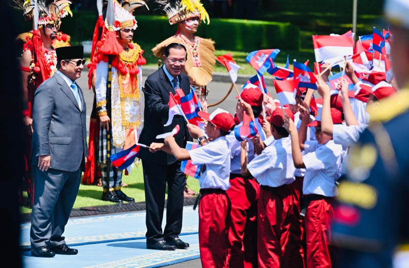 Presiden Prabowo Subianto menerima kunjungan kehormatan dari Presiden Senat Kerajaan Kamboja Samdech Akka Moha Sena Padei Techo Hun Sen  di Istana Kepresidenan (Ashar/Foto:Cahyo-Setpres/SinPo.id)