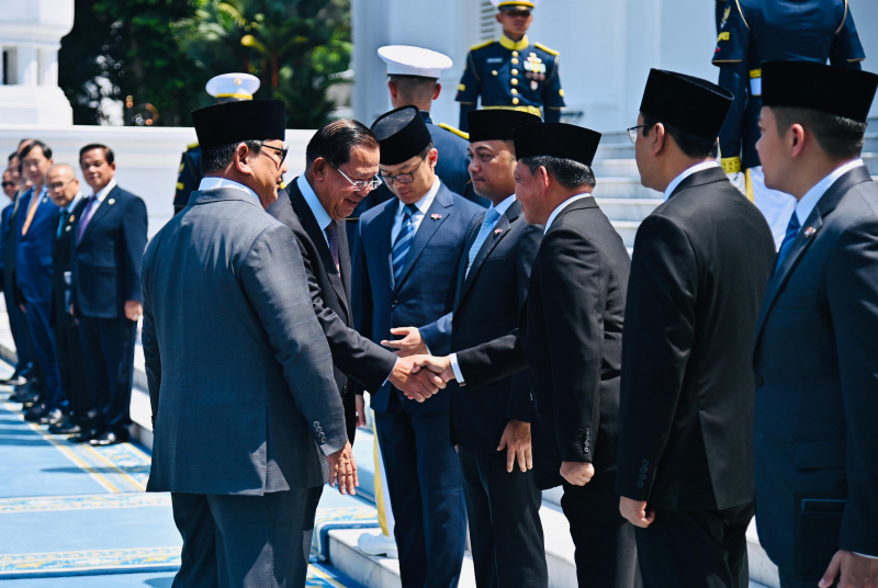Presiden Prabowo Subianto menerima kunjungan kehormatan dari Presiden Senat Kerajaan Kamboja Samdech Akka Moha Sena Padei Techo Hun Sen  di Istana Kepresidenan (Ashar/Foto:Cahyo-Setpres/SinPo.id)