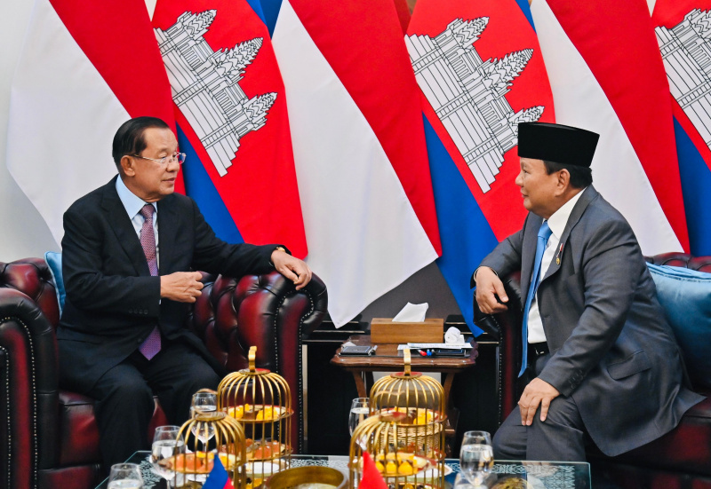 Presiden Prabowo Subianto menerima kunjungan kehormatan dari Presiden Senat Kerajaan Kamboja Samdech Akka Moha Sena Padei Techo Hun Sen  di Istana Kepresidenan (Ashar/Foto:Cahyo-Setpres/SinPo.id)