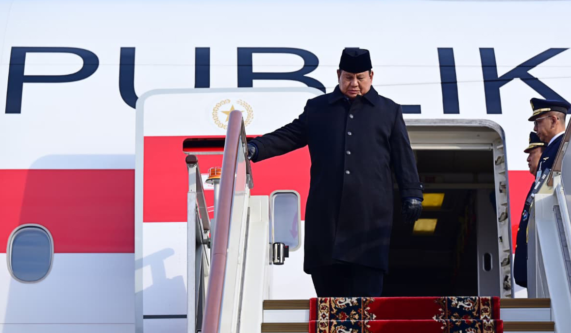 Prabowo tiba di Rusia. (Agus Priatna/SinPo.id)