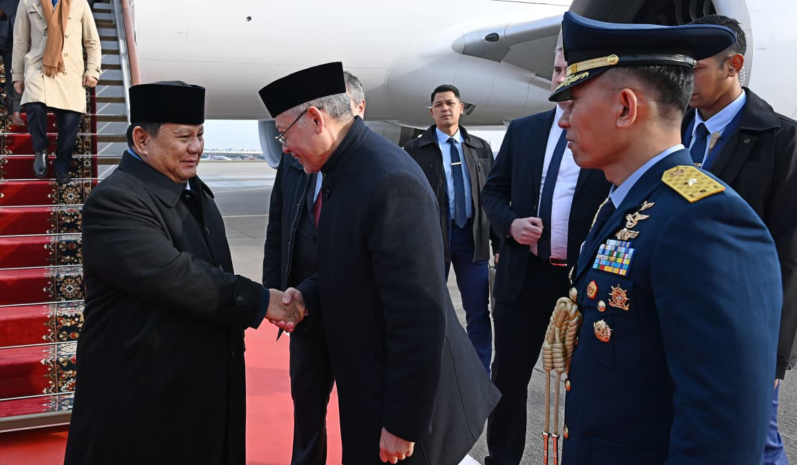 Prabowo tiba di Rusia. (Agus Priatna/SinPo.id)