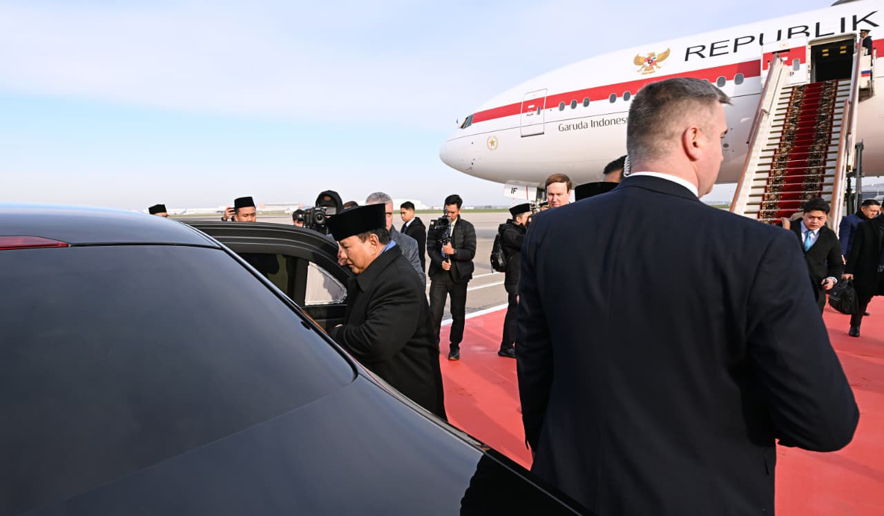 Prabowo tiba di Rusia. (Agus Priatna/SinPo.id)