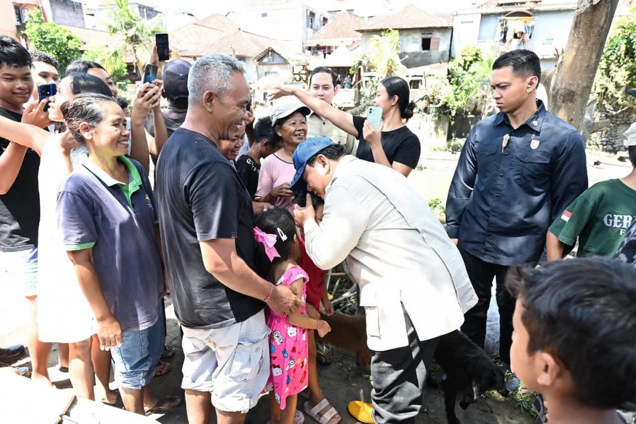 Presiden Prabowo Subianto meninjau korban banjir di Bali (Ashar/Foto: BiroSetpres/SinPo.id)