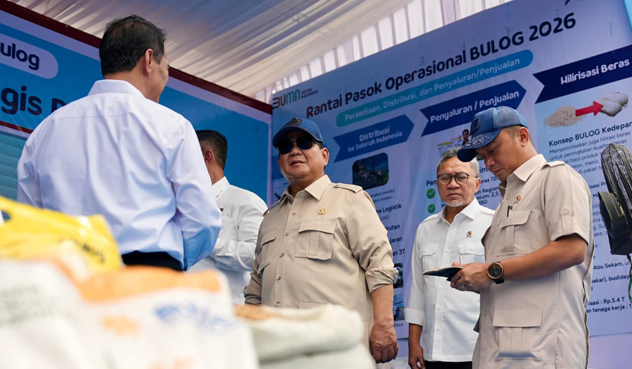Presiden Prabowo, saat menghadiri acara panen raya di Karawang. (Agus Priatna/SinPo.id/BPMI Setpres)