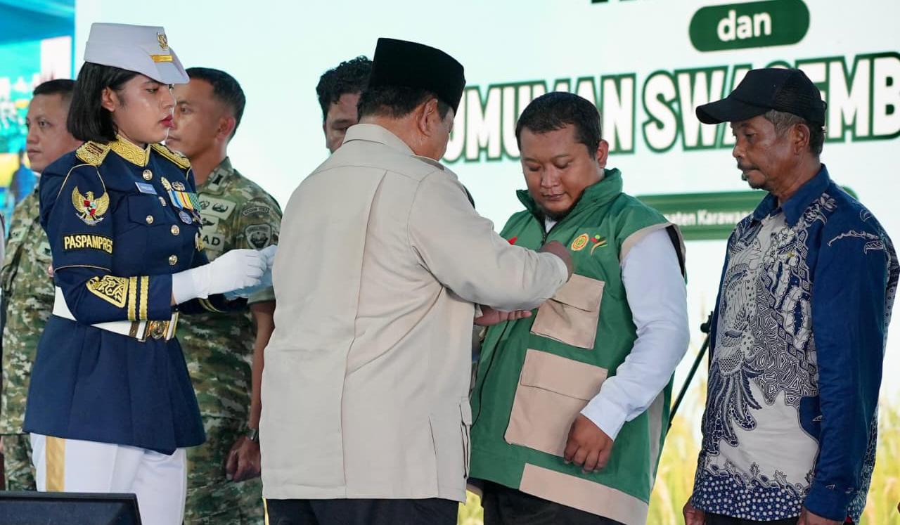 Presiden Prabowo, saat menghadiri acara panen raya di Karawang. (Agus Priatna/SinPo.id/BPMI Setpres)