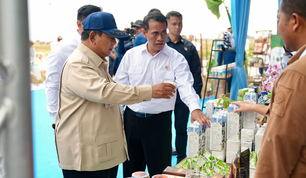 Presiden Prabowo, saat menghadiri acara panen raya di Karawang. (Agus Priatna/SinPo.id/BPMI Setpres)