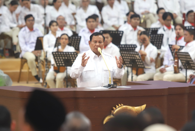 Ketua Umum Partai Gerindra dan juga Presiden terpilih Prabowo Subianto memimpin Rapimnas yang dihadiri oleh Presiden Jokowi di Indonesia GBK Arena (Ashar/SinPo.id)