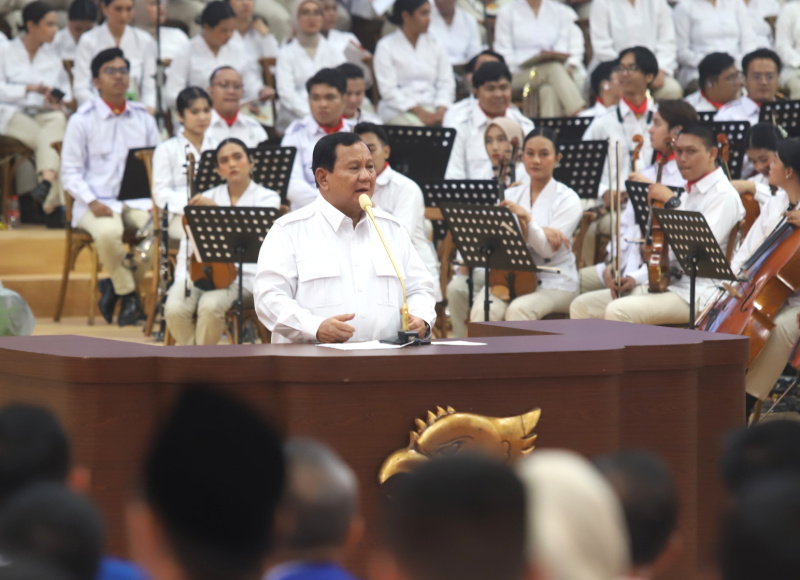 Ketua Umum Partai Gerindra dan juga Presiden terpilih Prabowo Subianto memimpin Rapimnas yang dihadiri oleh Presiden Jokowi di Indonesia GBK Arena (Ashar/SinPo.id)