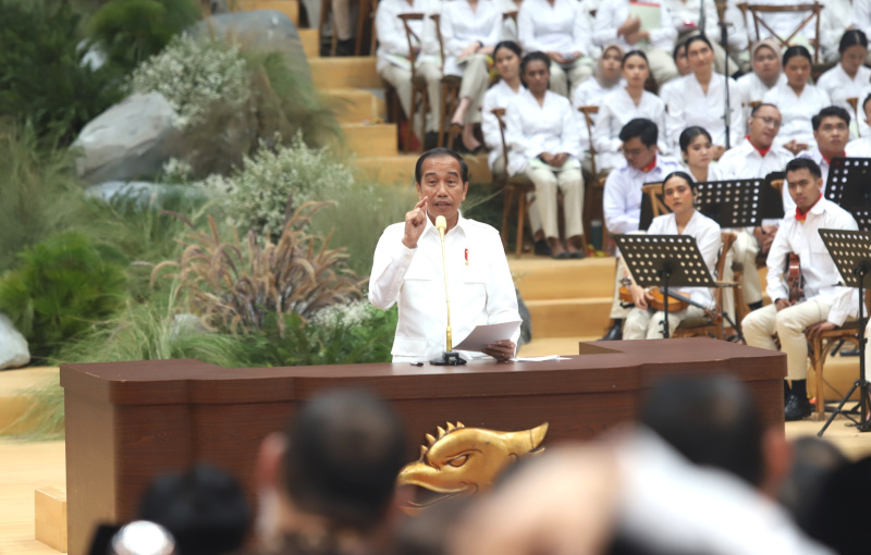 Ketua Umum Partai Gerindra dan juga Presiden terpilih Prabowo Subianto memimpin Rapimnas yang dihadiri oleh Presiden Jokowi di Indonesia GBK Arena (Ashar/SinPo.id)