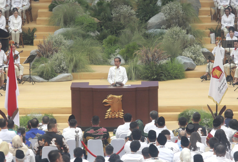 Ketua Umum Partai Gerindra dan juga Presiden terpilih Prabowo Subianto memimpin Rapimnas yang dihadiri oleh Presiden Jokowi di Indonesia GBK Arena (Ashar/SinPo.id)