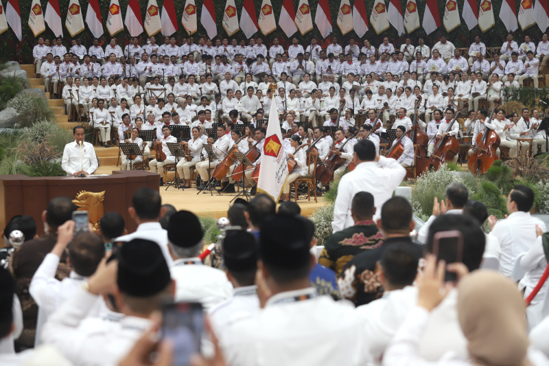 Ketua Umum Partai Gerindra dan juga Presiden terpilih Prabowo Subianto memimpin Rapimnas yang dihadiri oleh Presiden Jokowi di Indonesia GBK Arena (Ashar/SinPo.id)