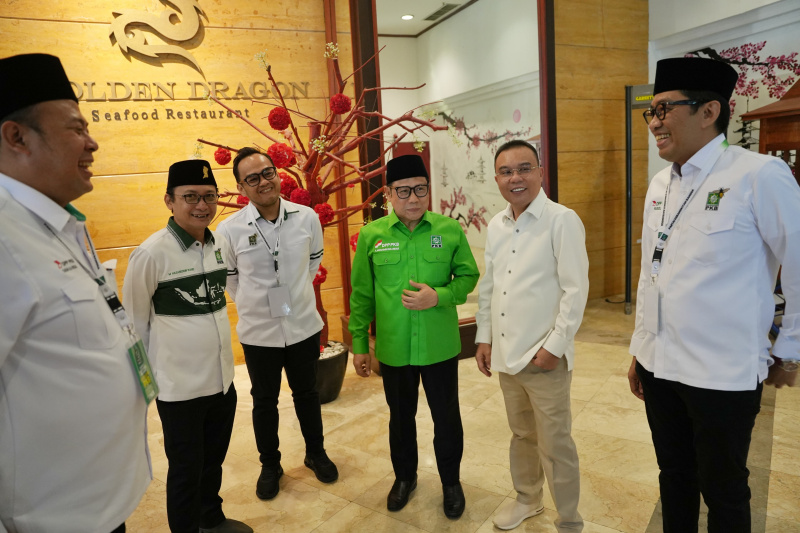 Menhan dan juga Presiden terpilih Prabowo Subianto hadiri Rakornas Legislatif PKB di Hotel Sahid (Ashar/SinPo.id)