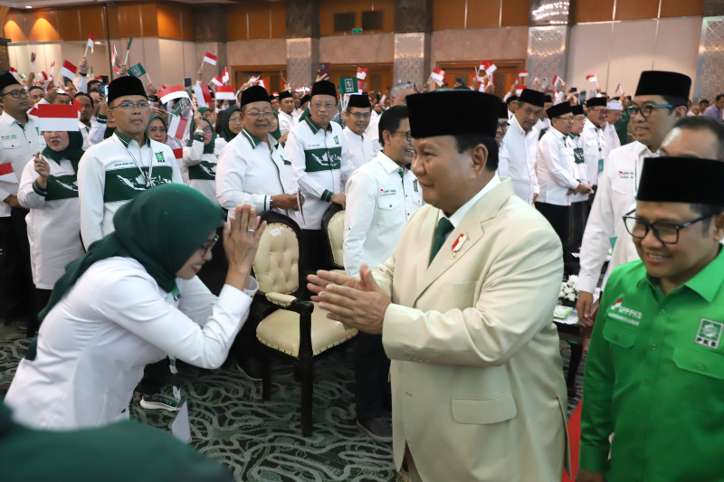 Menhan dan juga Presiden terpilih Prabowo Subianto hadiri Rakornas Legislatif PKB di Hotel Sahid (Ashar/SinPo.id)