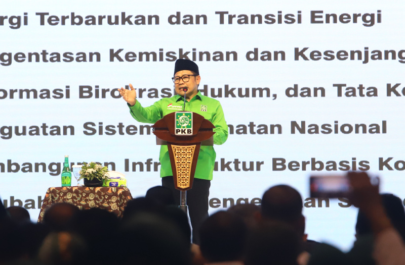 Menhan dan juga Presiden terpilih Prabowo Subianto hadiri Rakornas Legislatif PKB di Hotel Sahid (Ashar/SinPo.id)