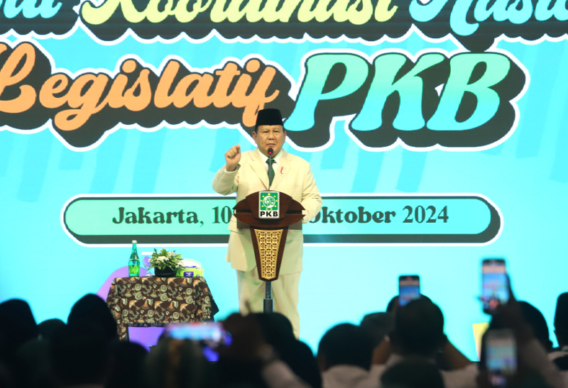 Menhan dan juga Presiden terpilih Prabowo Subianto hadiri Rakornas Legislatif PKB di Hotel Sahid (Ashar/SinPo.id)