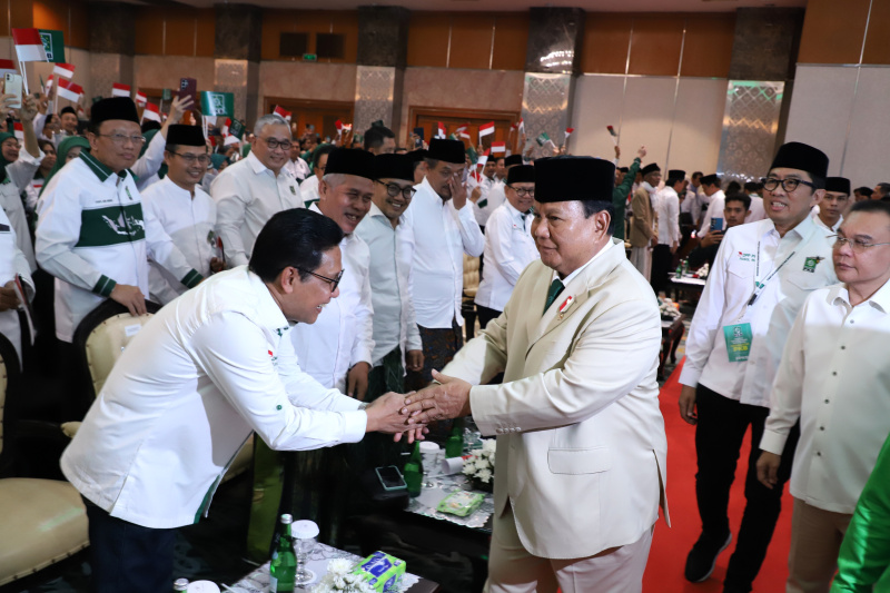 Menhan dan juga Presiden terpilih Prabowo Subianto hadiri Rakornas Legislatif PKB di Hotel Sahid (Ashar/SinPo.id)