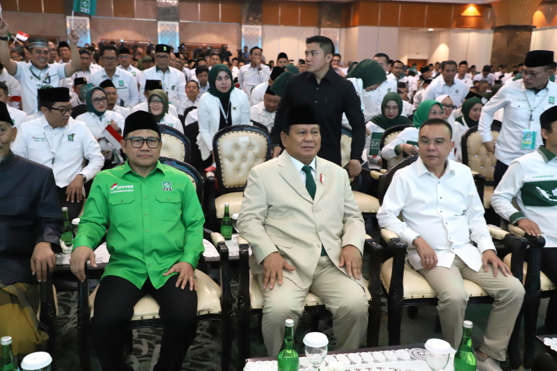 Menhan dan juga Presiden terpilih Prabowo Subianto hadiri Rakornas Legislatif PKB di Hotel Sahid (Ashar/SinPo.id)