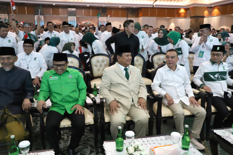 Menhan dan juga Presiden terpilih Prabowo Subianto hadiri Rakornas Legislatif PKB di Hotel Sahid (Ashar/SinPo.id)