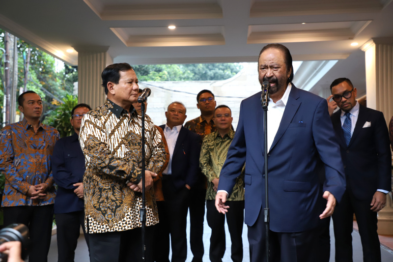 Presiden terpilih Prabowo Subianto menyambut baik kedatangan Ketua Umum NasDem Surya Paloh di Kertanegara untuk silahturahmi dan bekerja sama (Ashar/SinPo.id)