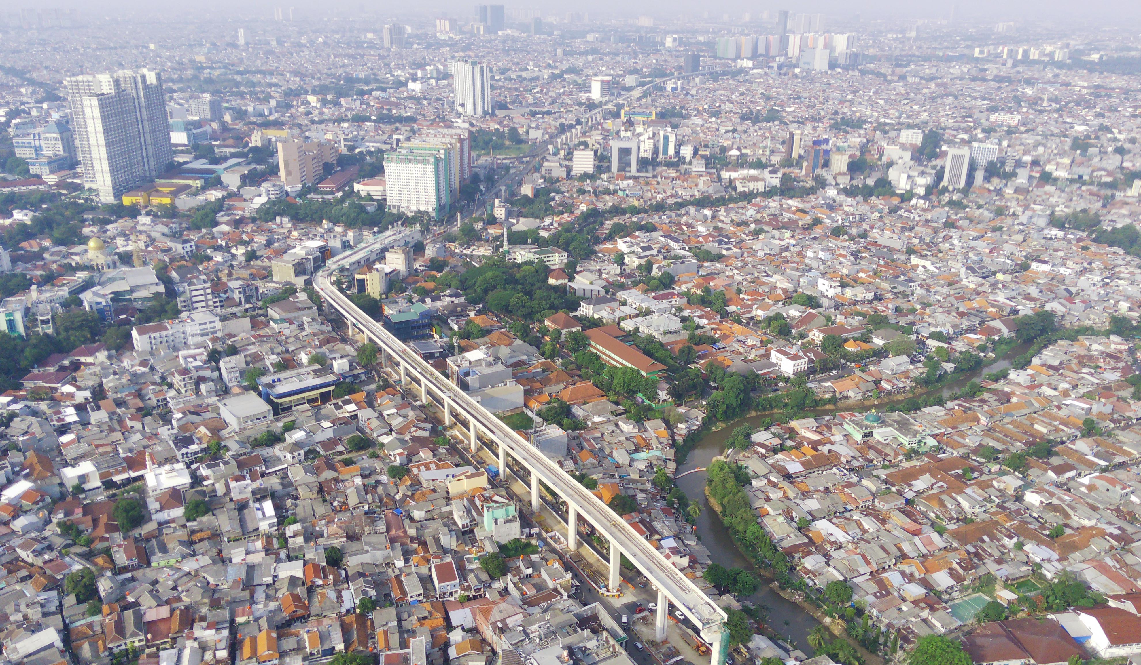 Foto udara proyek LRT Velodrome-Manggarai. (Agus Priatna/SinPo.id)