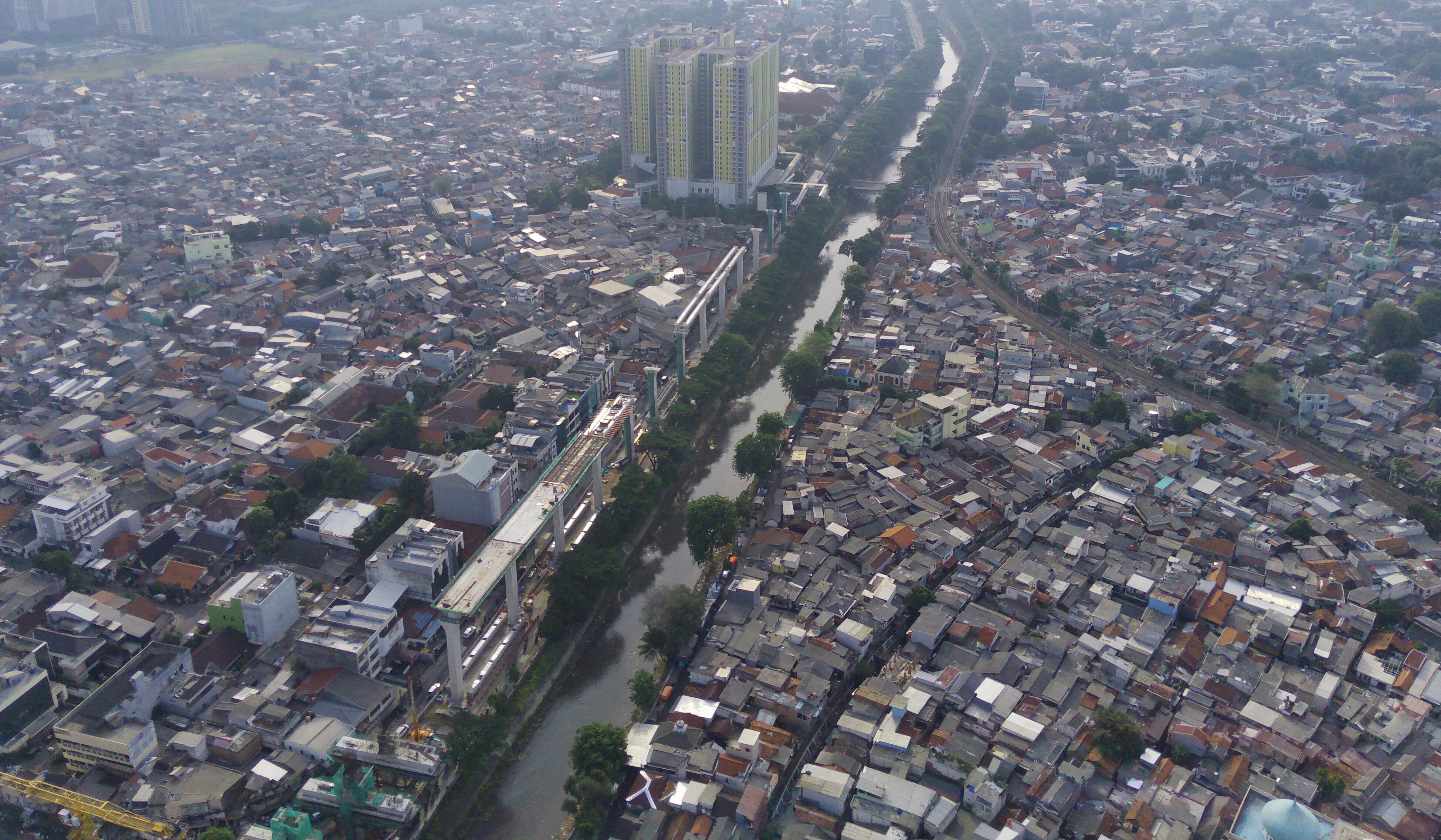 Foto udara proyek LRT Velodrome-Manggarai. (Agus Priatna/SinPo.id)