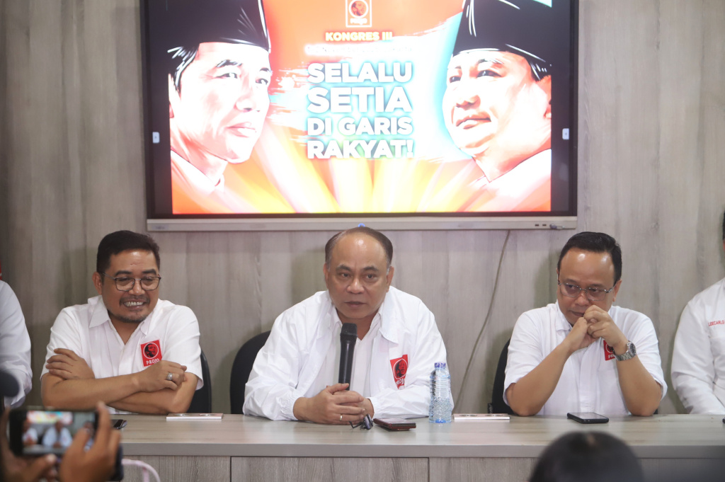 Ketua Umum Projo Budi Arie menggelar konferensi pers terkait akan diselenggarakan Kongres III yang akan dihadiri oleh Jokowi dan Presiden Prabowo Subianto (Ashar/SinPo.id)