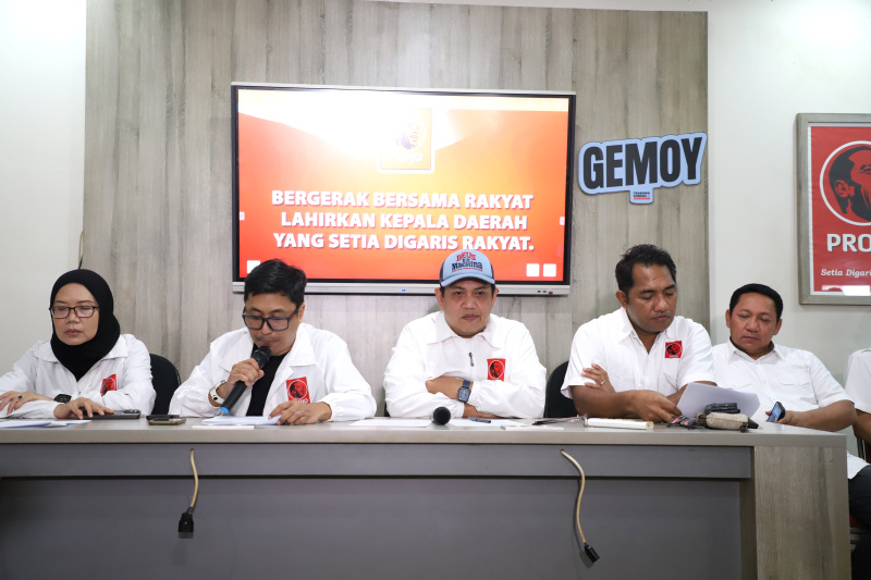 Projo menggelar konferensi pers terkait dukungan pilkada serentak (Ashar/SinPo.id)