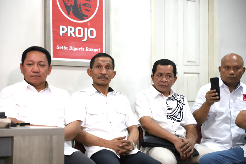 Projo menggelar konferensi pers terkait dukungan pilkada serentak (Ashar/SinPo.id)