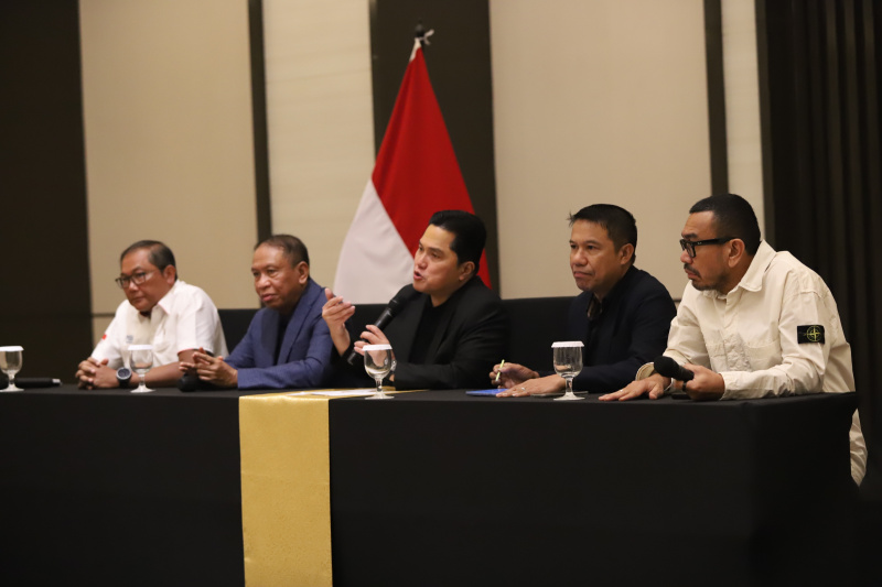 Ketua Umum PSSI Erick Thohir resmi memecat pelatih timnas Shin Tae-yong (Ashar/SinPo.id)