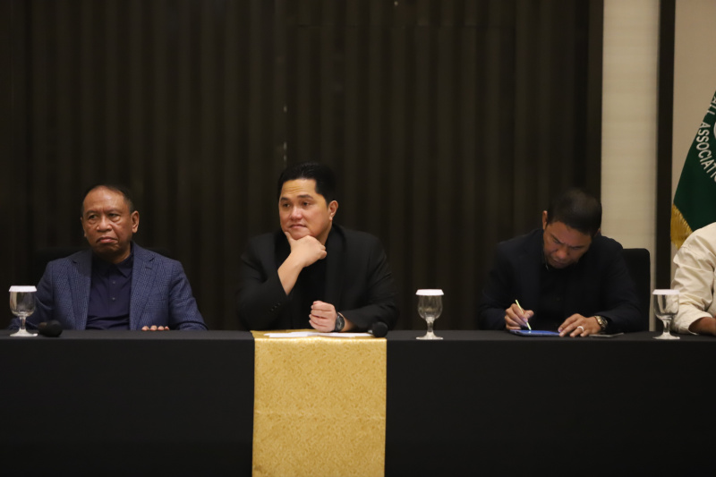 Ketua Umum PSSI Erick Thohir resmi memecat pelatih timnas Shin Tae-yong (Ashar/SinPo.id)